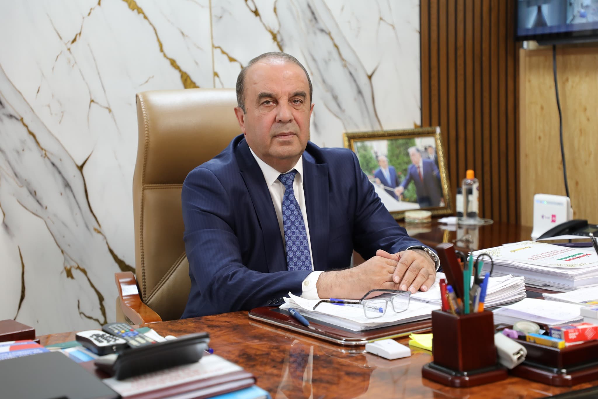 Поздравление директора Агентства по статистике при Президенте Республики Таджикистан Джамшеда Нурмахмадзода с 30-летием со дня основания Народно-Демократической партии Таджикистана