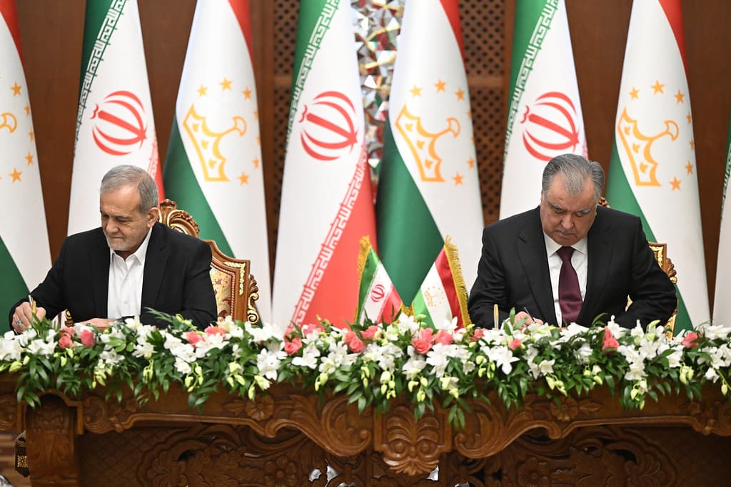 Signing of New Cooperation Documents Between Tajikistan and Iran