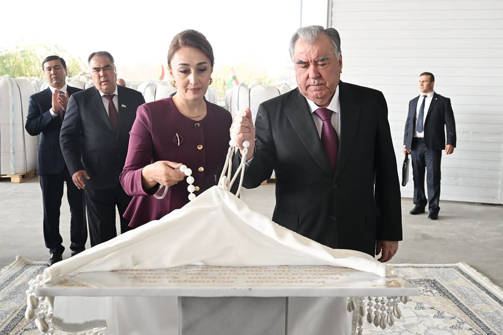 Открытие предприятия по переработке и упаковке сухофруктов - ООО «Донаи Алмос» в СЭЗ «Сугд»