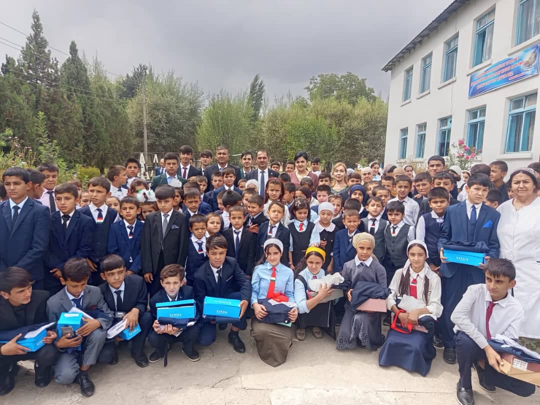 The Ministry of Economic Development and Trade provided financial assistance to the Republican Boarding School for Orphans in the Nurobod district on the eve of the national holiday, the 34th anniversary of State Independence