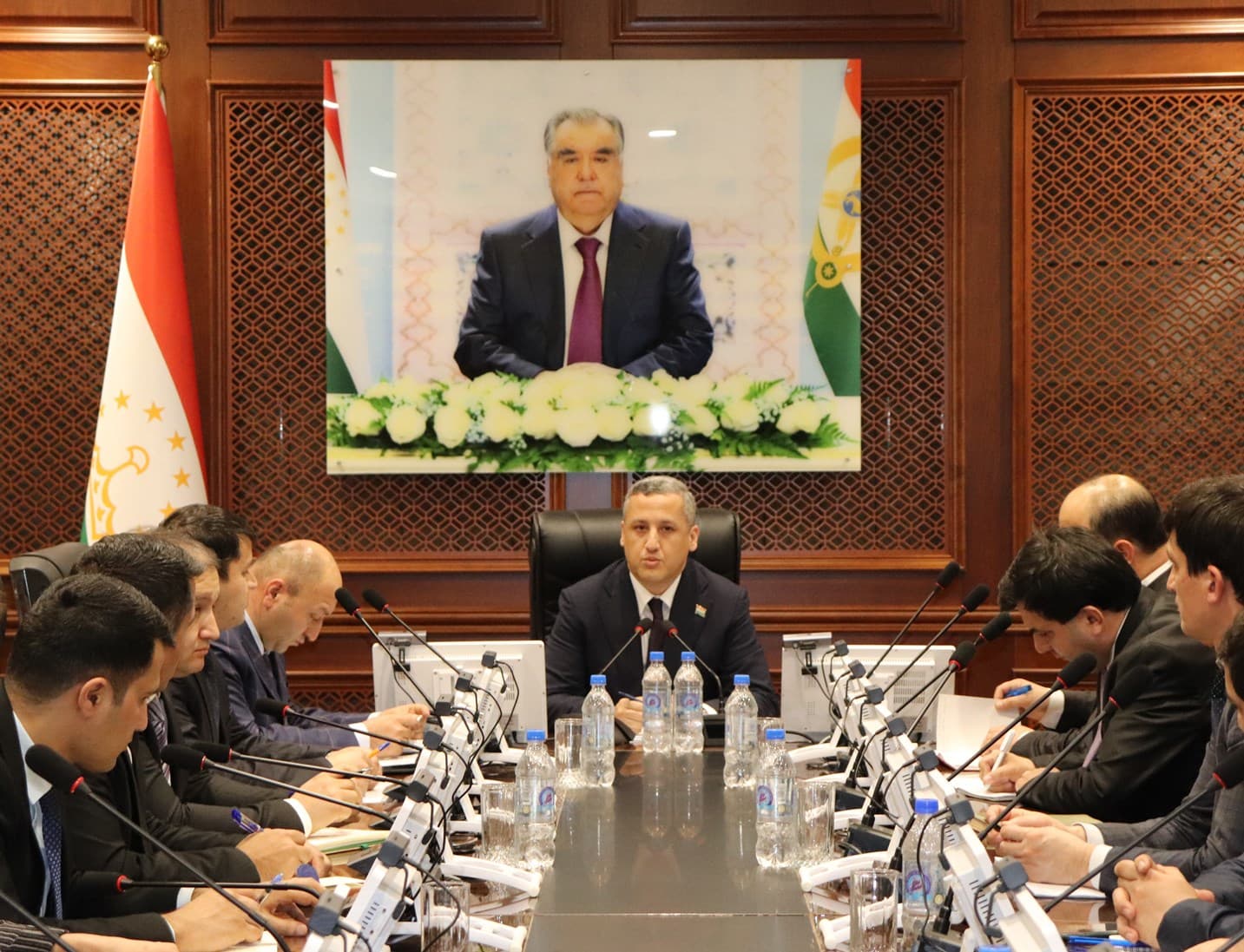 Conducting a departmental meeting on issues of religion and the regulation of holidays and rituals in the Ministry of Economic Development and Trade