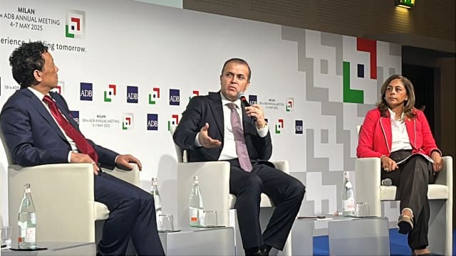 Раиси Кумита дар форуми сатҳи баланди Бонки Осиёии Рушд дар шаҳри Милан оид ҳифз намудани пиряхҳо даъват ба амал овард