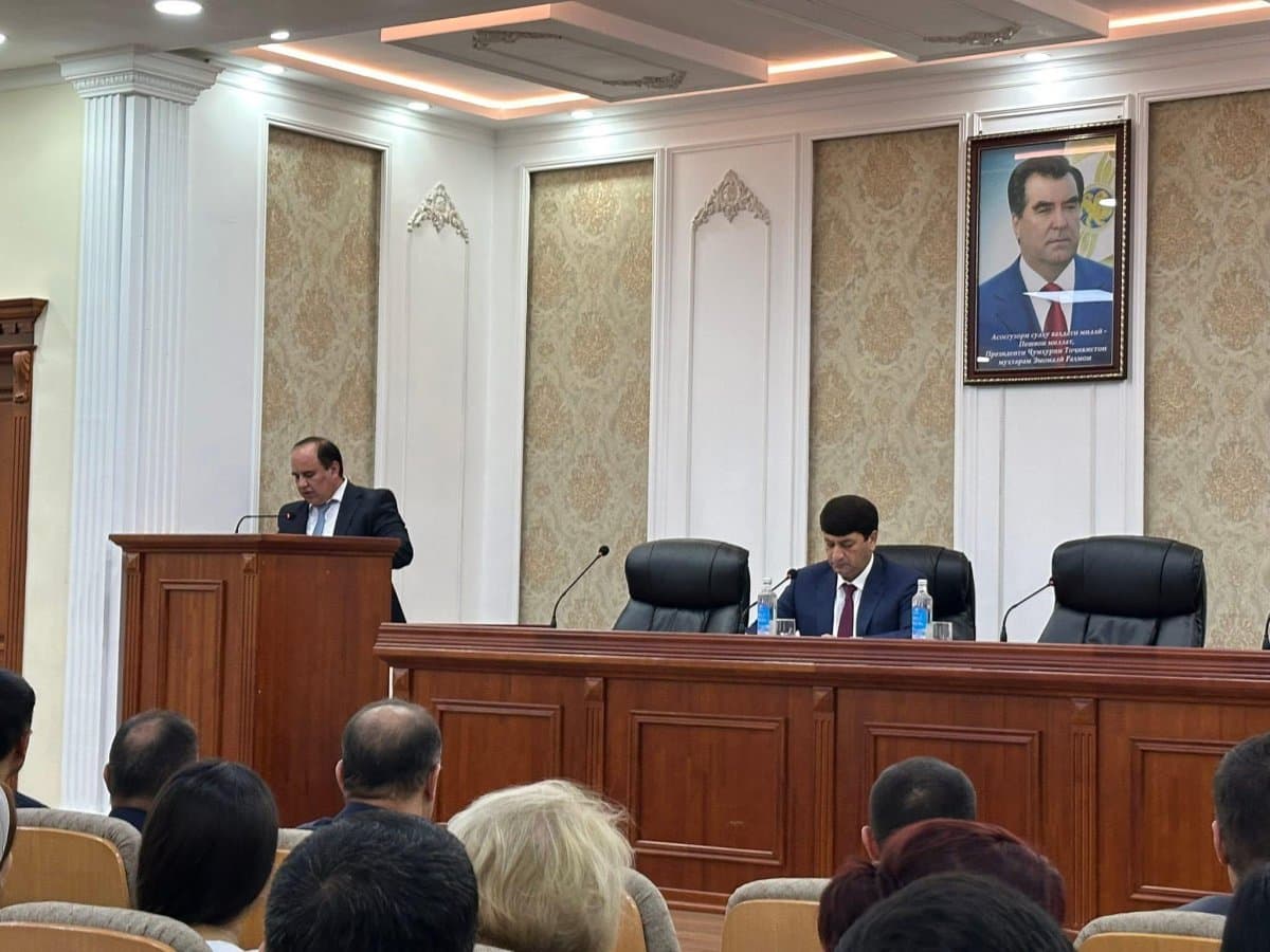 Проведение торжественного собрания, посвящённого празднованию Дня национального единства