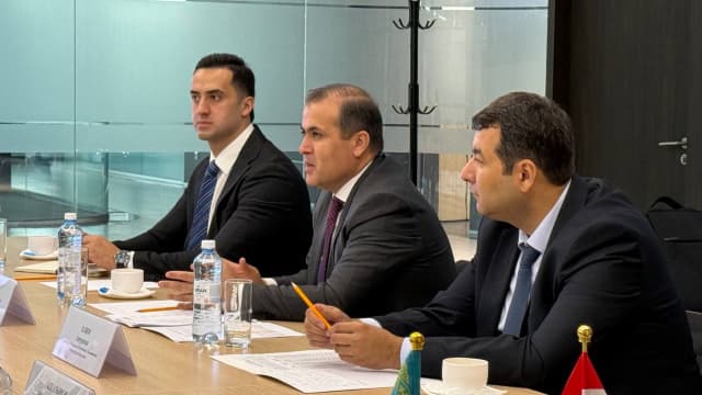 Проведение встречи председателя Государственный комитет по инвестициям и управлению государственным имуществом Республики Таджикистан с заместителем Министра иностранных дел Министерство иностранных дел Республики Казахстан