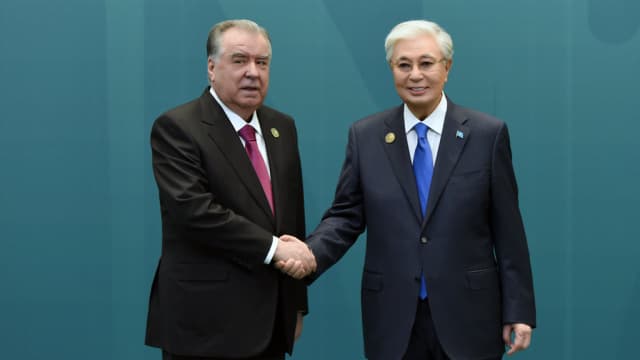 Посещение выставки Регионального экологического саммита
