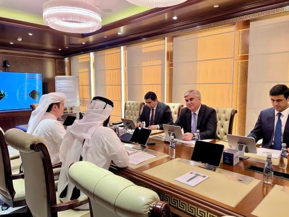 Meeting of the Minister of Finance of the Republic of Tajikistan, Kakhkhorzoda Fayziddin Sattor, with the Director General of Qatar Development Bank.