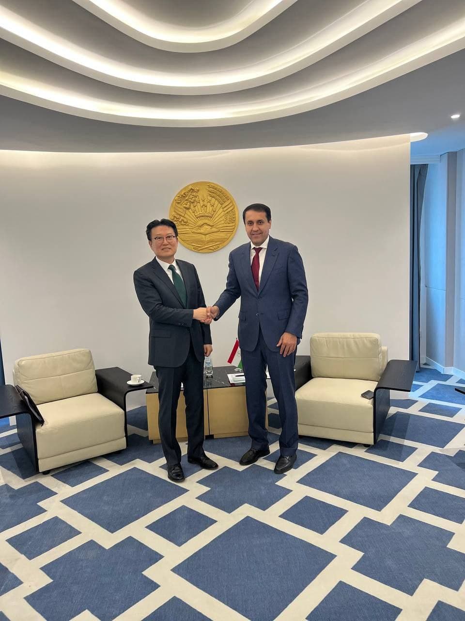 Meeting of the Director of the Agency of Innovation and Digital Technologies under the President of the Republic of Tajikistan with the Ambassador of the Republic of Korea to the Republic of Tajikistan.