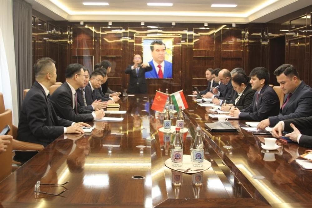 Meeting with the delegation of the Xinjiang Uygur Autonomous Region Administration of the PRC