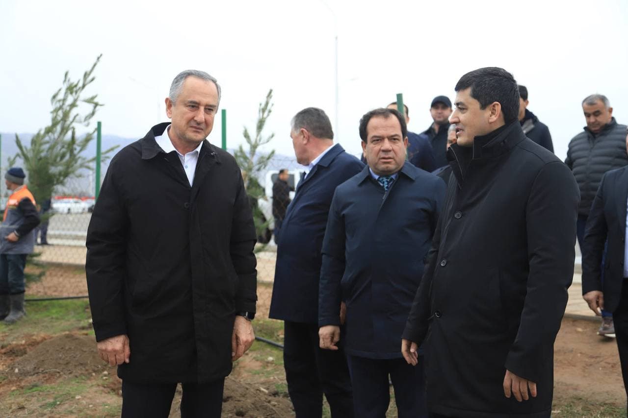 Кампания по посадке деревьев в Дангаринском районе