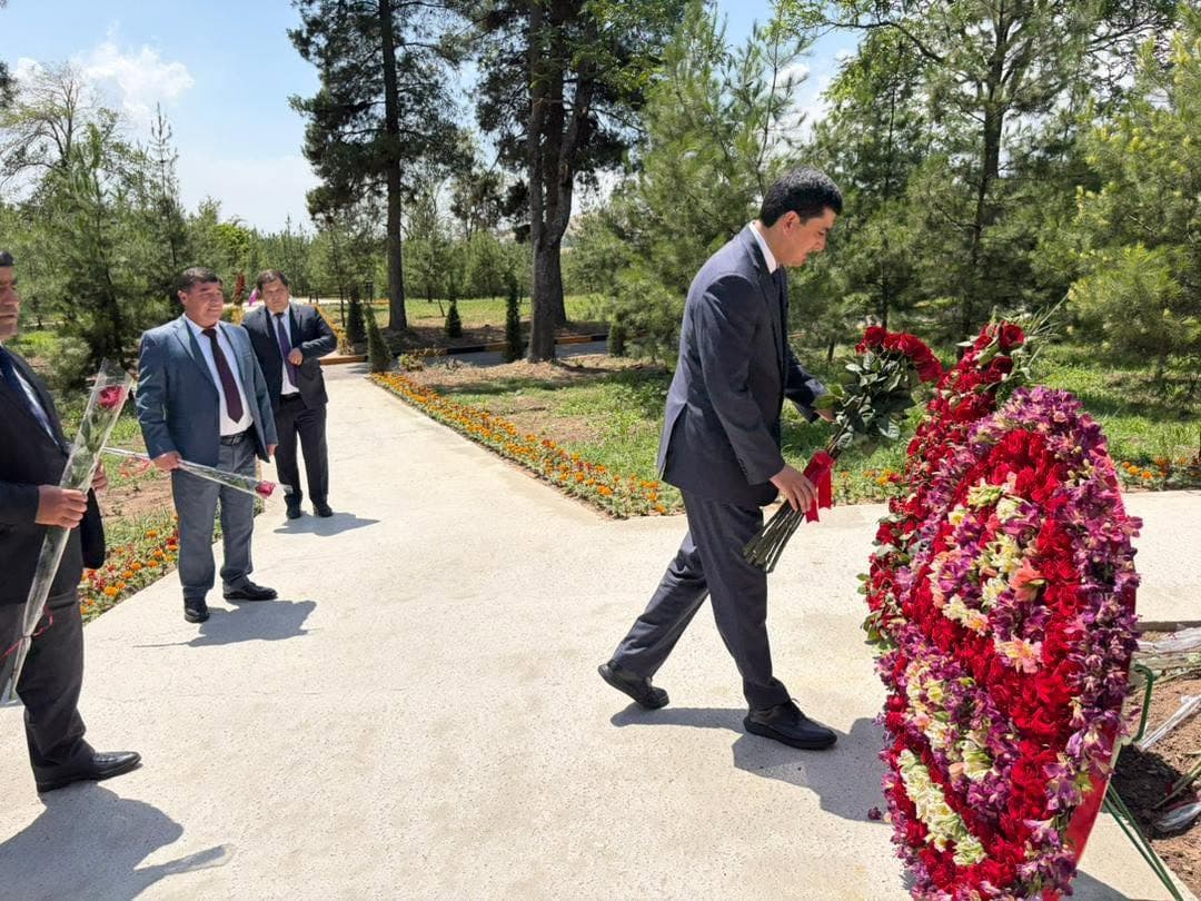 Honoring the Historical Contributions of the Heroes of Tajikistan HEROES NEVER DIE
