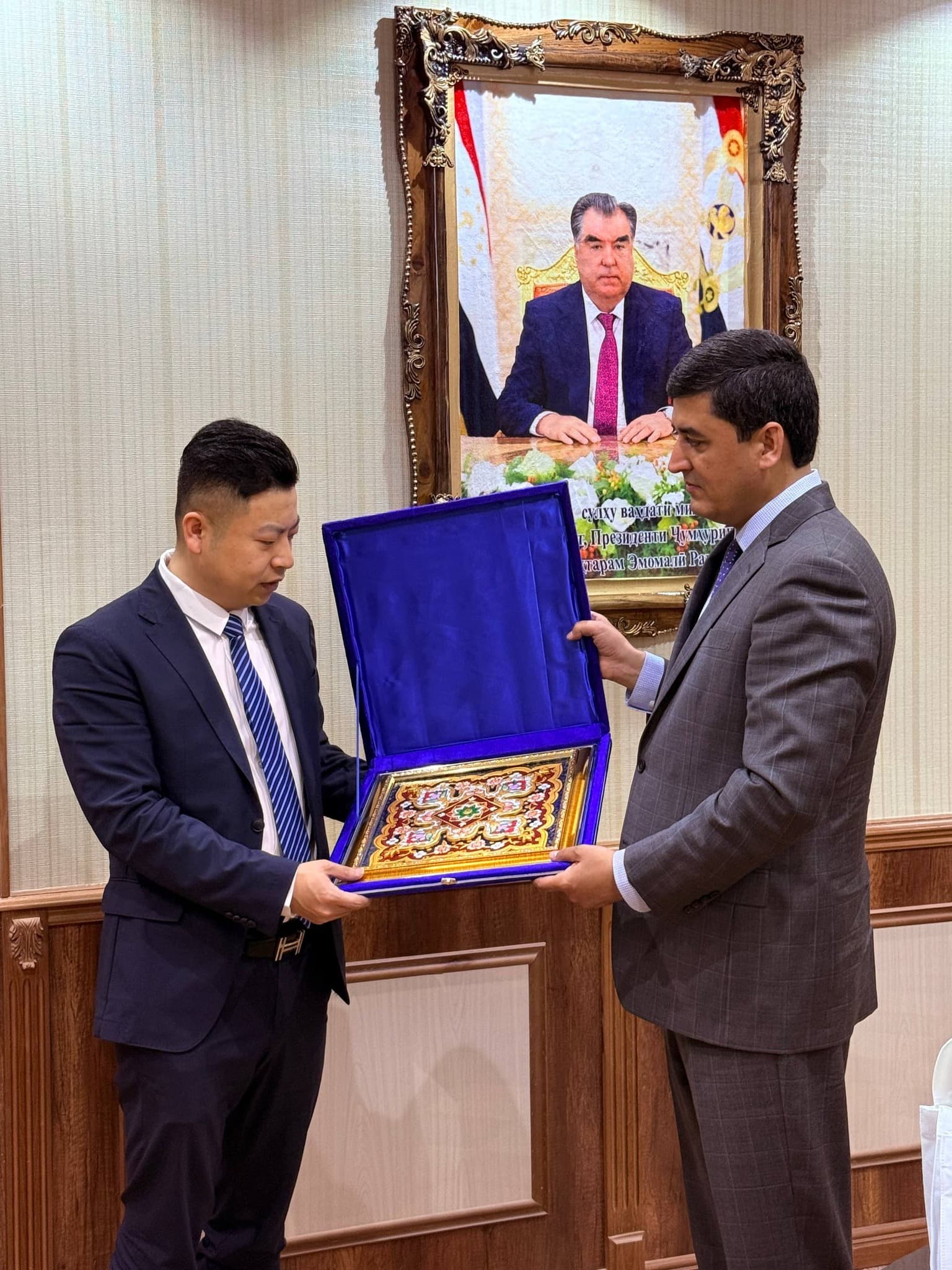 Meeting of the chairman of the Committee for Environmental Protection with the general Director of the Chinese Company Wangneng Environment